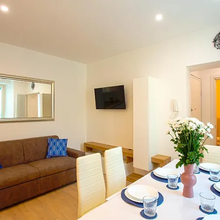 Apartament Benvenuti Ad Angel's House A Como,vicino Al Lago!